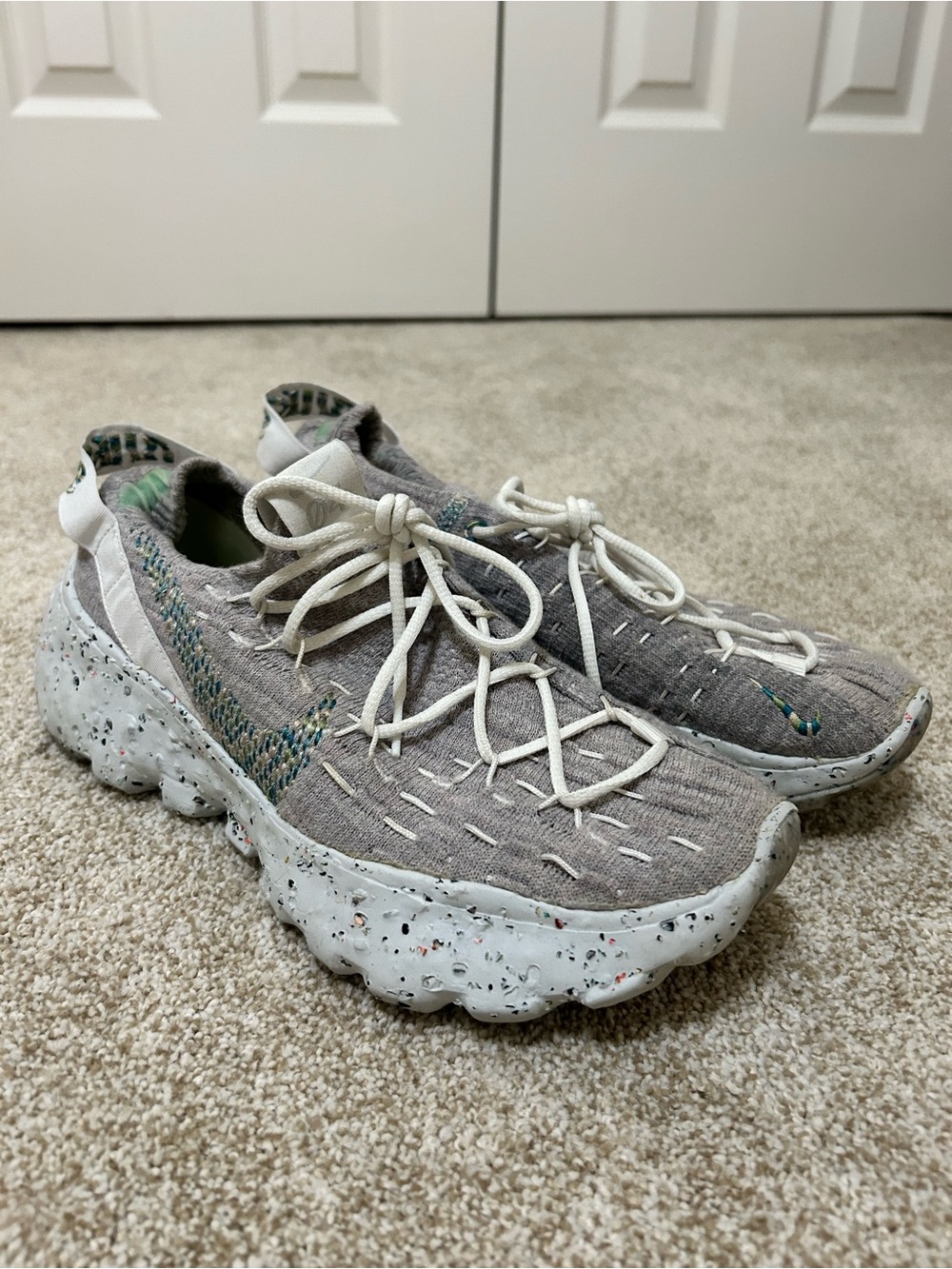 Nike Space Hippie 04 Knit Chunky Sneakers in summit white mean green size 9